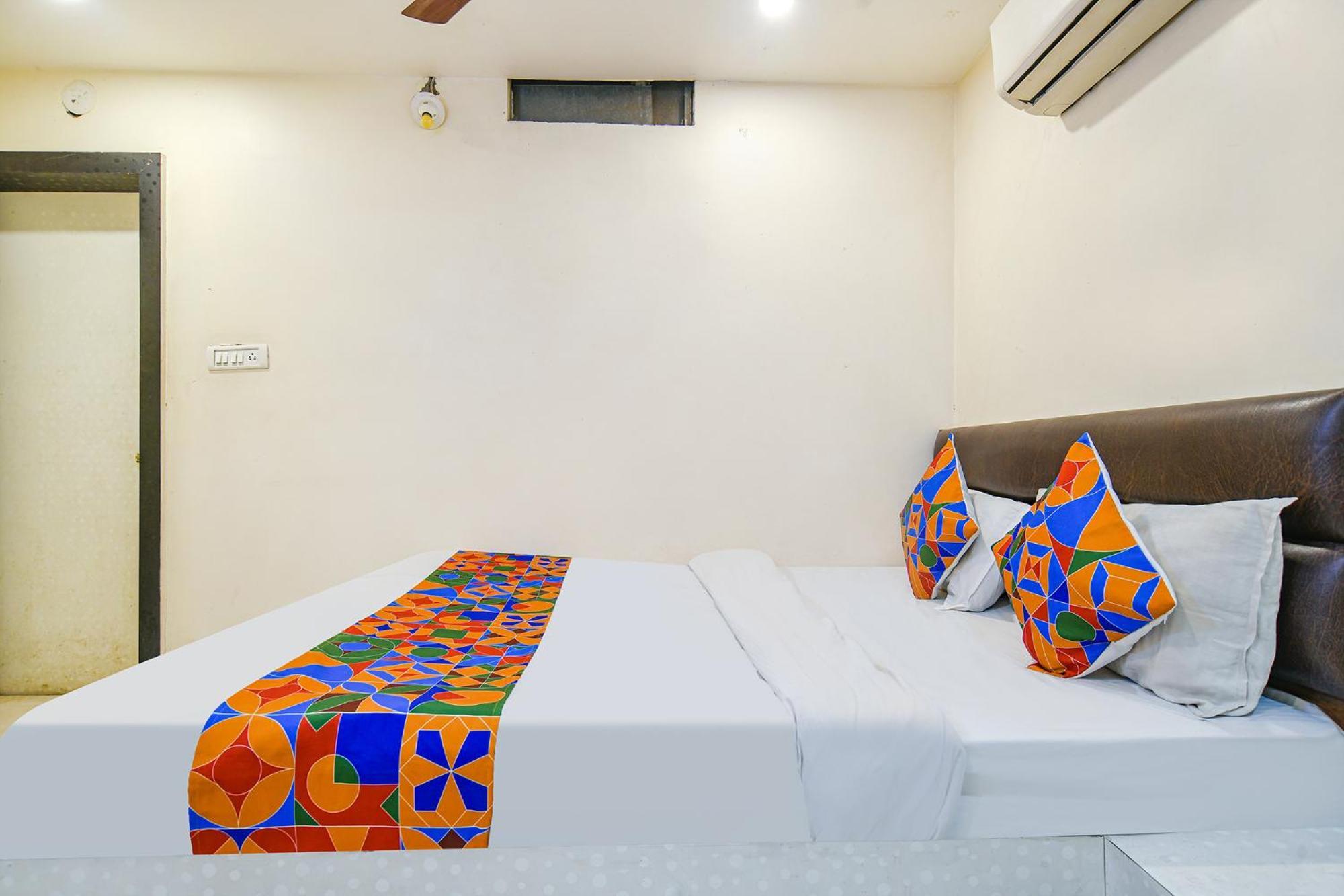 Fabhotel Shivam Palace- Near Mahakal Mandir Ujjain Exteriör bild