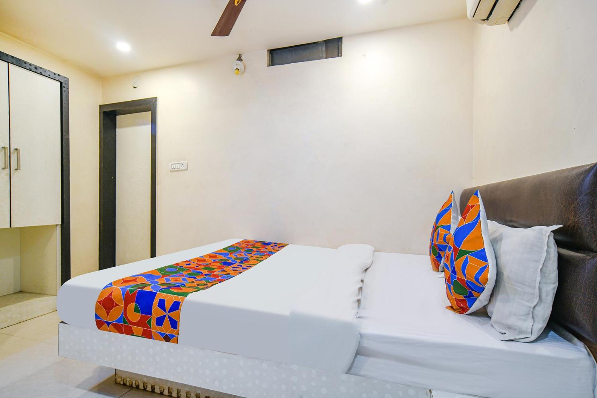 Fabhotel Shivam Palace- Near Mahakal Mandir Ujjain Exteriör bild