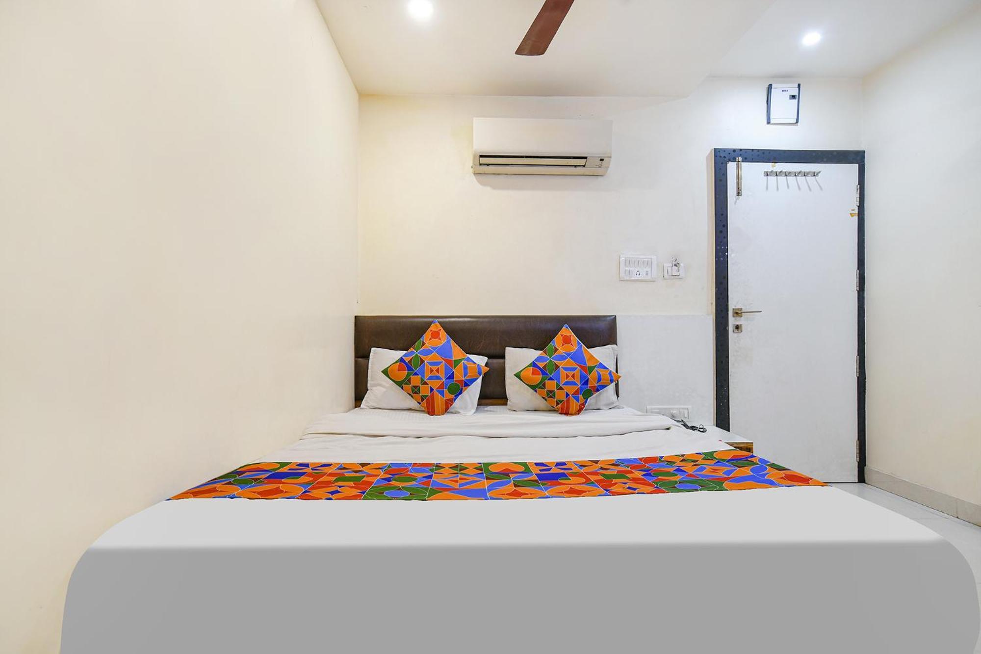 Fabhotel Shivam Palace- Near Mahakal Mandir Ujjain Exteriör bild