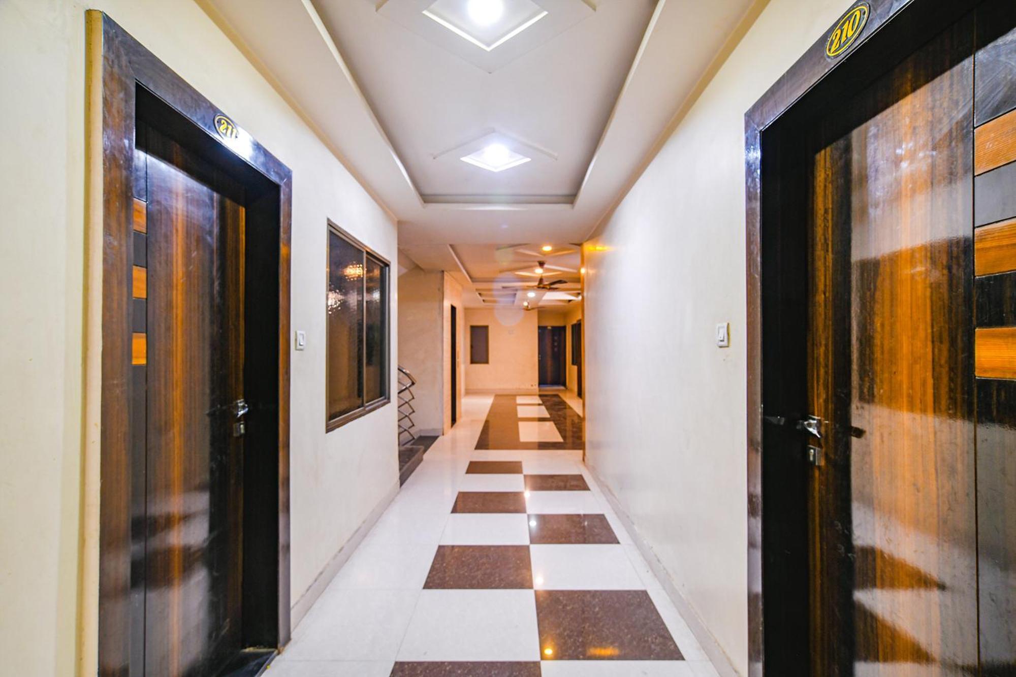 Fabhotel Shivam Palace- Near Mahakal Mandir Ujjain Exteriör bild