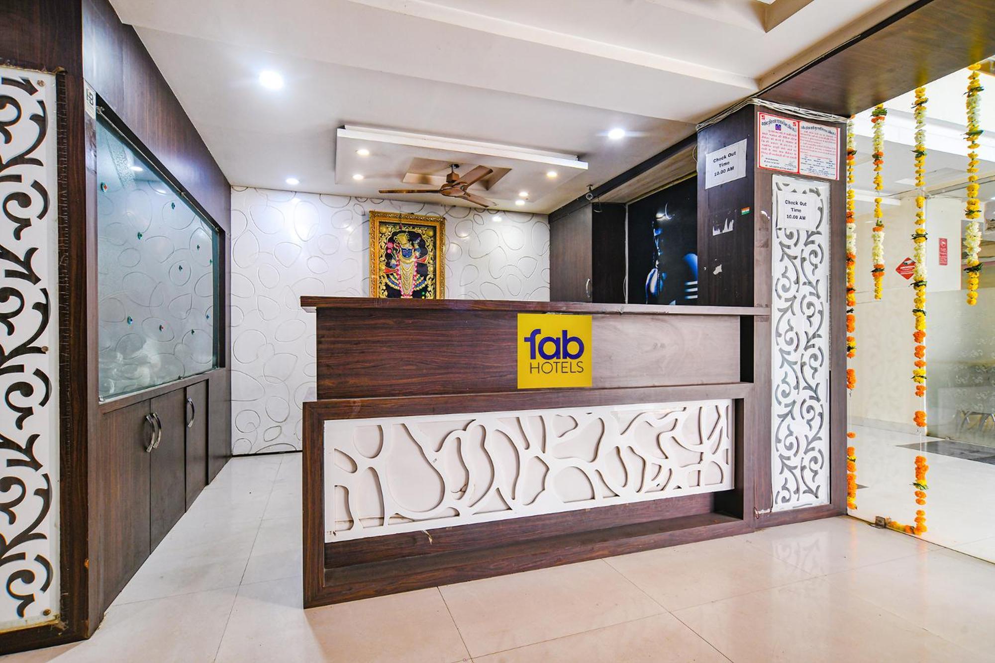 Fabhotel Shivam Palace- Near Mahakal Mandir Ujjain Exteriör bild