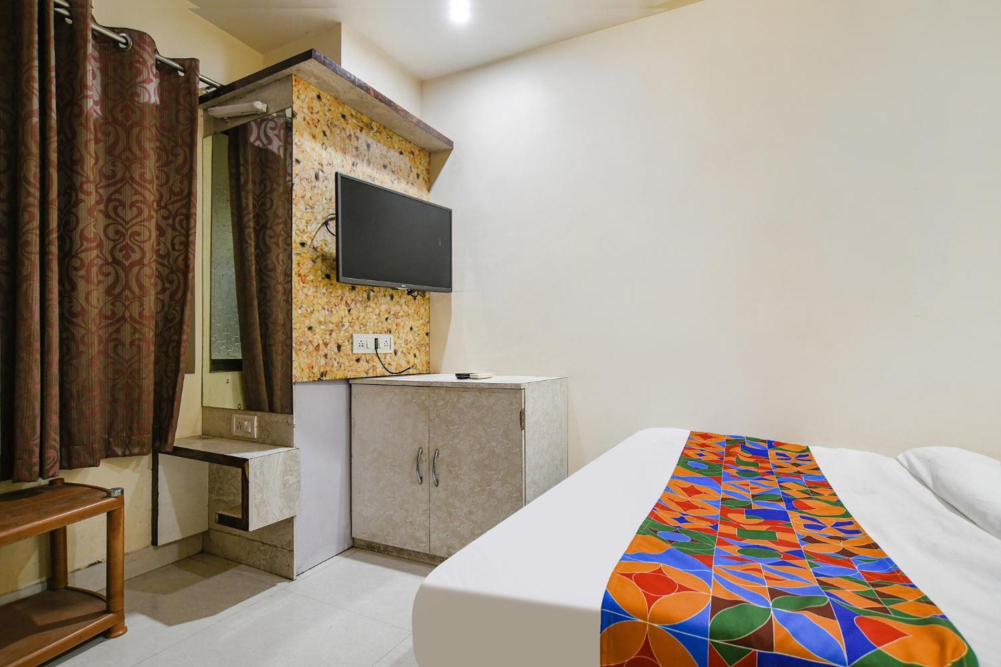 Fabhotel Shivam Palace- Near Mahakal Mandir Ujjain Exteriör bild